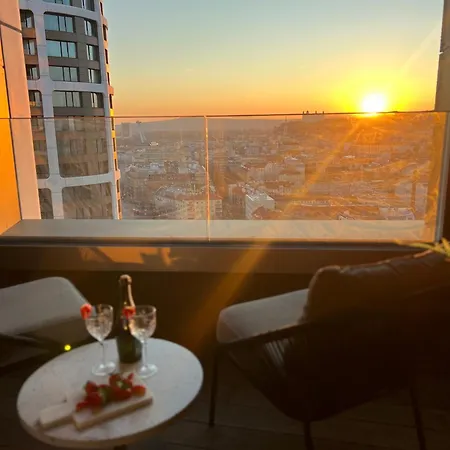 Sky Park-20th Floor Sunset Views - Parking Pozsony