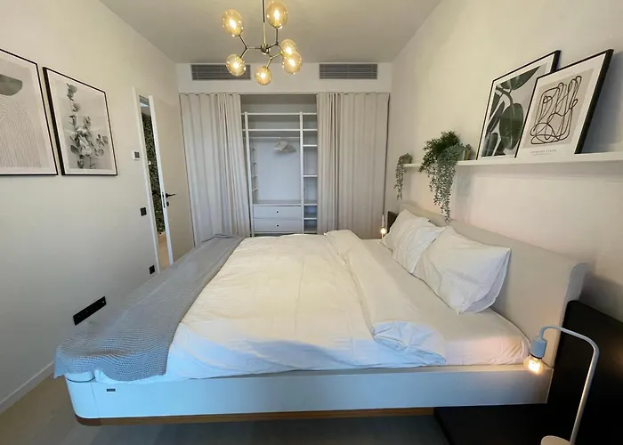 Ah Sky Park 3d - 20th Floor Sunset Views - Parking * 브라티슬라바